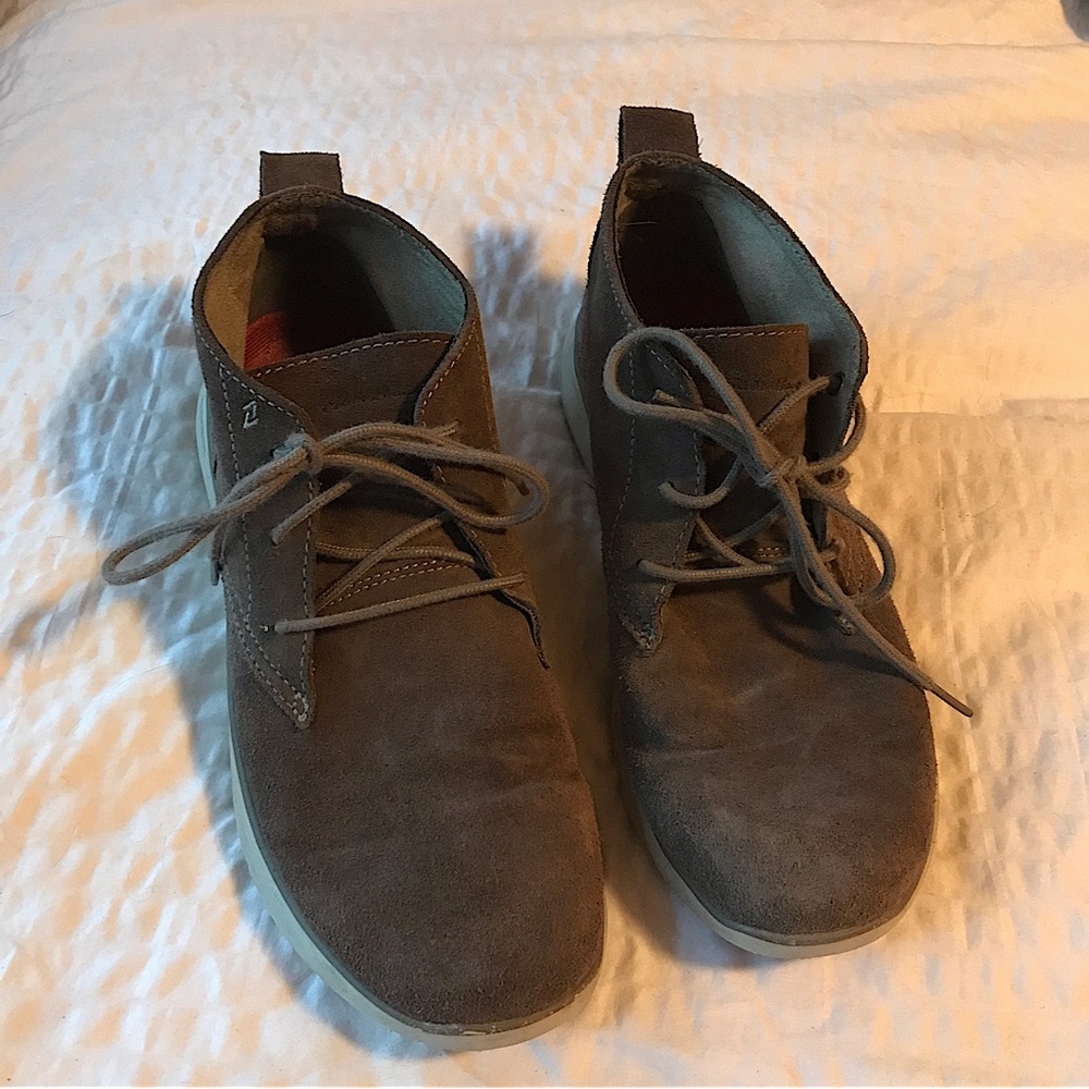 Eddie Bauer shoes / travel shoes / chukka / tennis shoes / booties